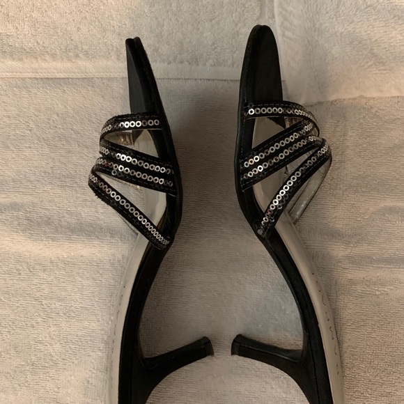 “RAMPAGE”🌹SUPER SEXY🖤 BLACK W/RHINESTONES HEELS - Picture 5 of 12